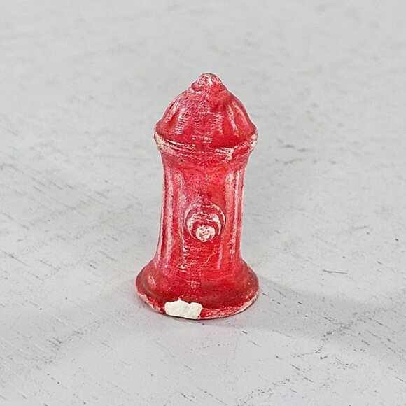 Hagen Renaker Fire Hydrant Miniature Figurine Red Matte *Chip* - Picture 3 of 7